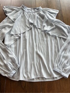 Anthropologie Maeve Eliana Ruffled Light Blue Blouse-petite large